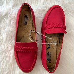 NEW Cliffs by White Mountain red flats